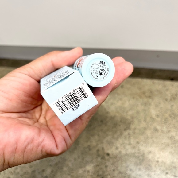 Too Faced Shadow Insurance 24-Hour Eyeshadow Primer - Picture 5 of 6